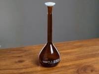 Amber Volumetric Flask, Class-A