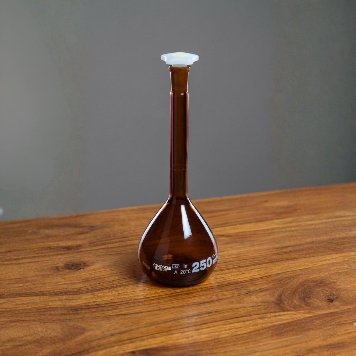 Amber Volumetric Flask, Class-A
